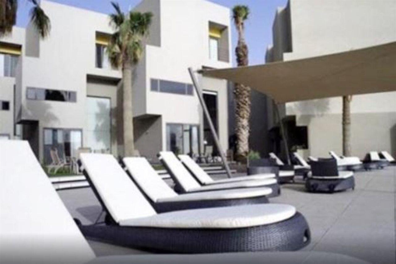 Sea Loft Villas Манама Екстериор снимка
