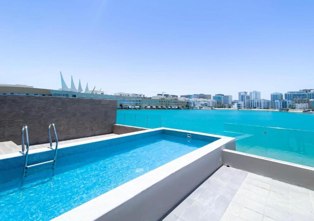 Sea Loft Villas Манама Екстериор снимка